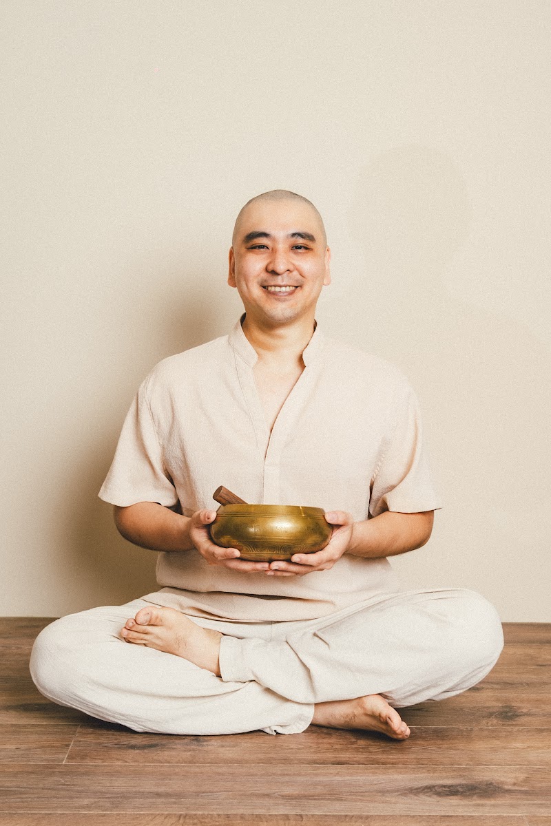 Asha 手持聲缽靜坐